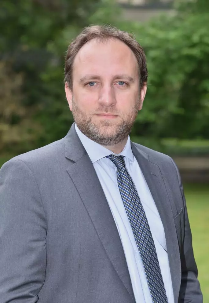 R. VIGIER
